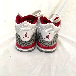 Air Jordan’s color: red and white size:6c